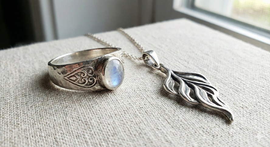 Cara Merawat Perhiasan Perak Agar Tetap Berkilau dan Tahan Lama